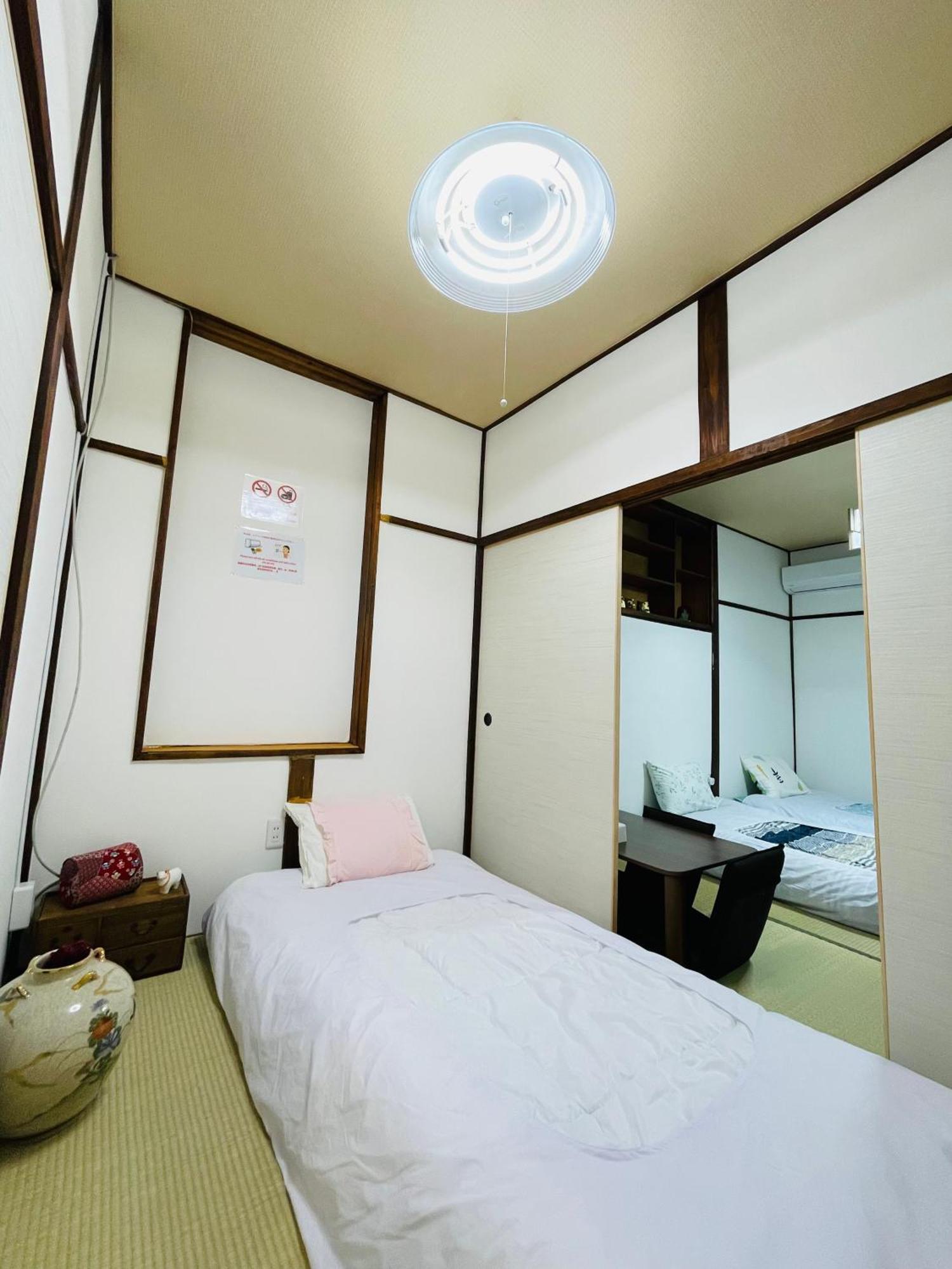 難波心斎橋10Minutes民宿2号室 Ōsaka Extérieur photo